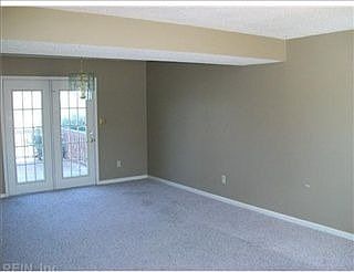 3rd image of 1524 River Creek Cres