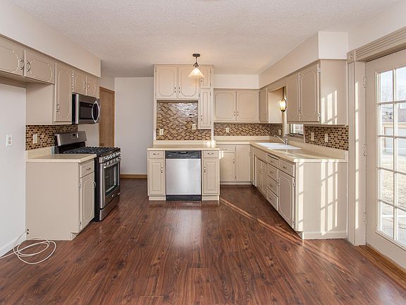 5th image of 2527 Avenue G