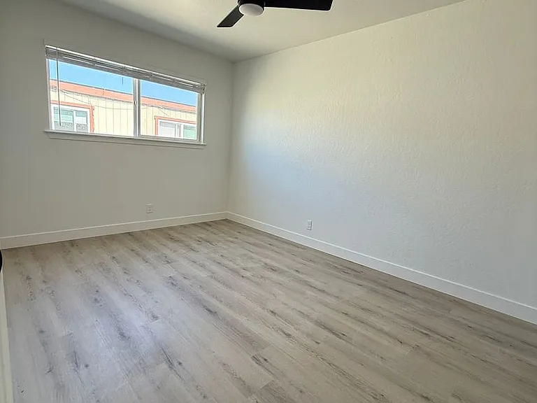 1308-1310 Leafwood — Photo 9