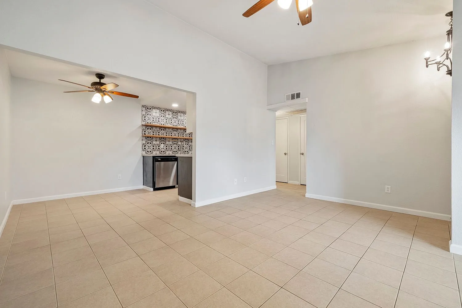 1313 Floyd Ave — Photo 4