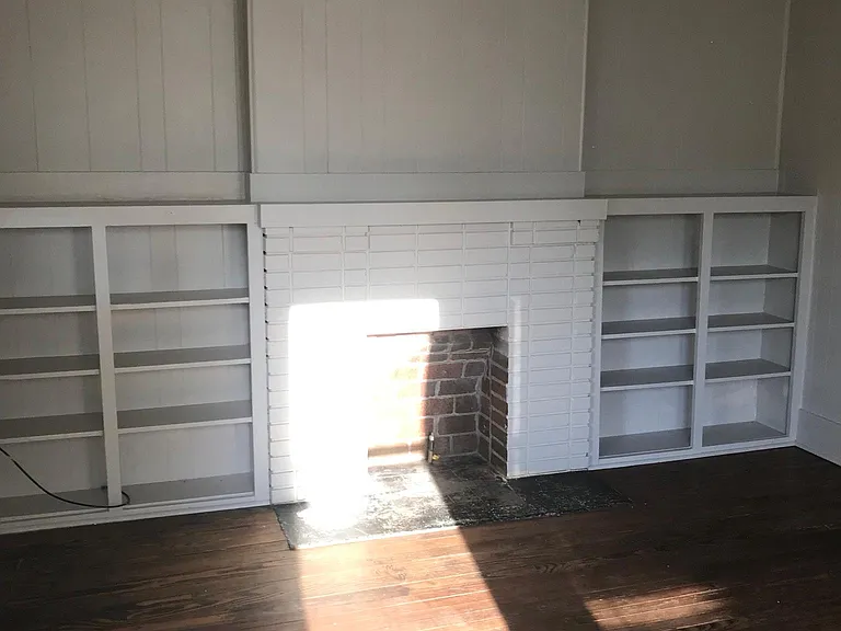 1002 Panhandle St — Photo 2