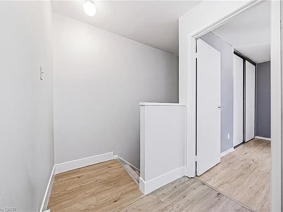 4th image of 564 Sheraton Rd #14