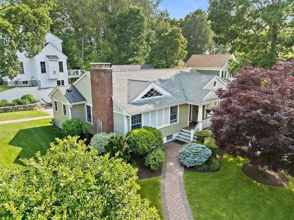 141 Cornell St, Newton, MA 02462