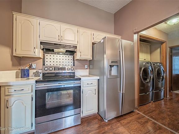 5th image of 14 Morpet Ln