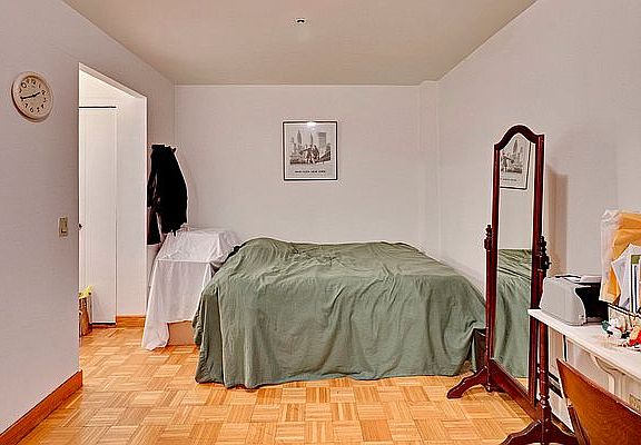 4th image of 400 E 14th St APT 3F
