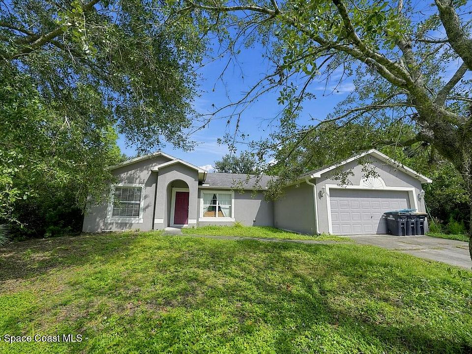 1st image of 857 Sarasota Dr SE