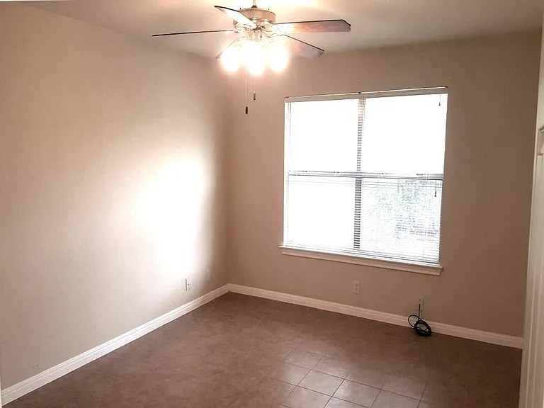 21637 Boggy Ford Rd #B — Photo 9