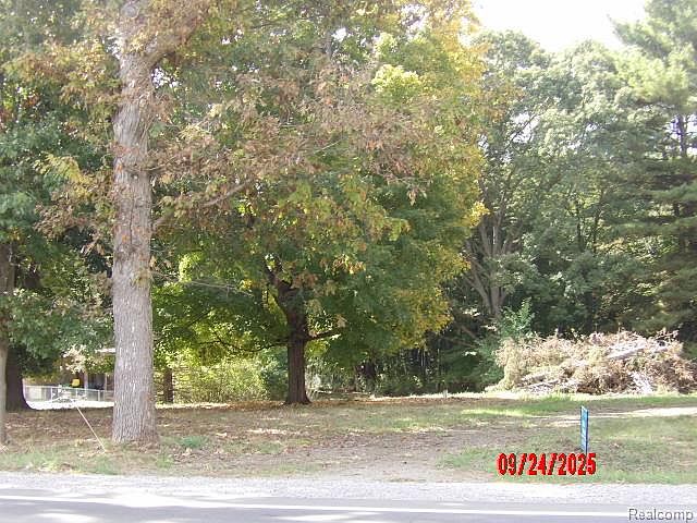 2nd image of 3729 N Lapeer Rd