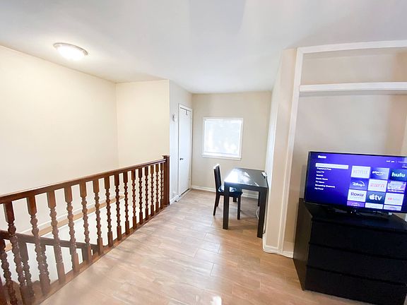 5th image of 1110 Hamblen St #A