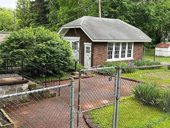 4th image of 411 Alice Ave