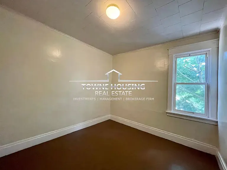 499 Fargo Ave — Photo 9