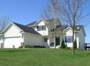 2189 Quail Ct, Shakopee, MN 55379