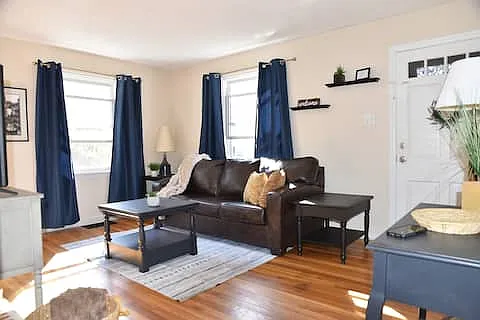 3 bed, $3,500 — Photo 2