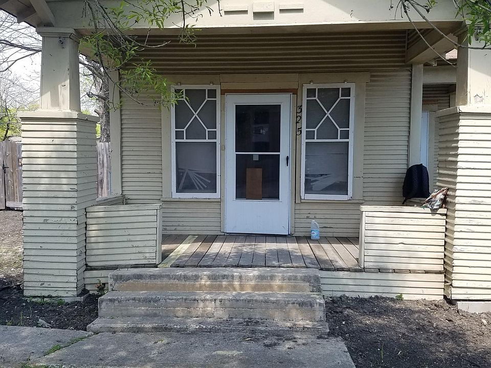 1st image of 325 E Aviation Blvd