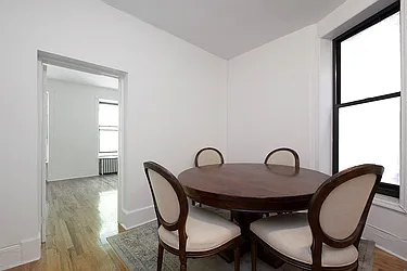 Rented by R New York