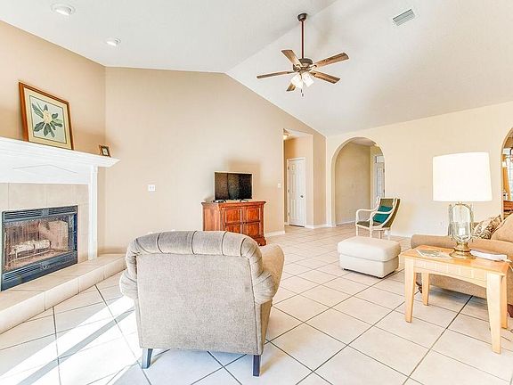 3rd image of 4755 Hickory Shores Blvd