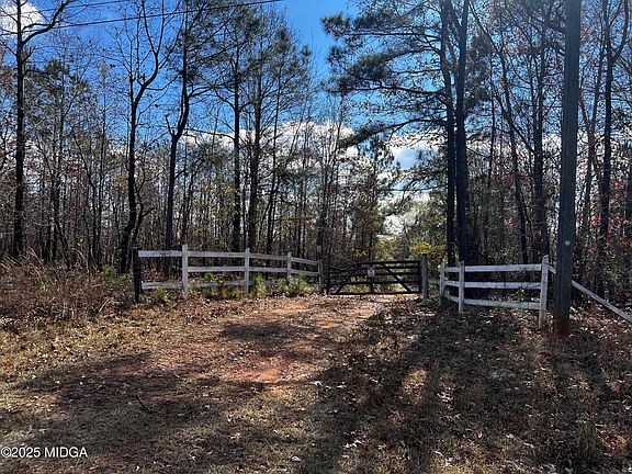 4th image of 8 & 9 Lassiter Rd