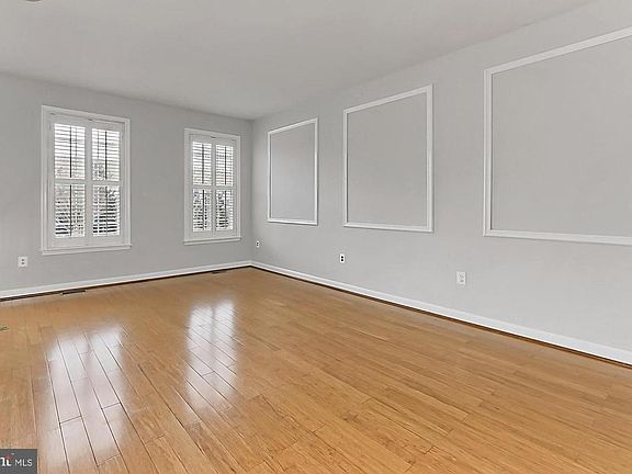 3rd image of 42485 Magellan Sq