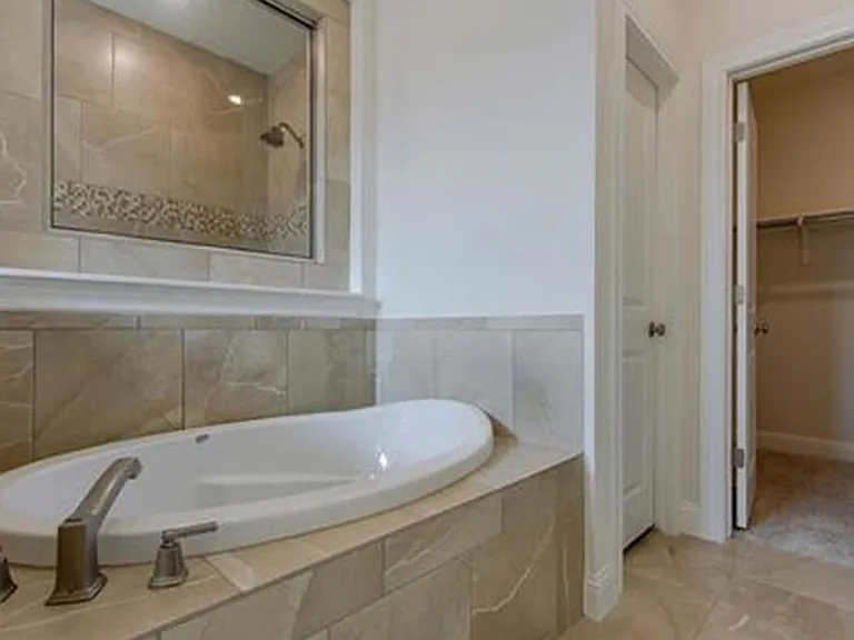 1422 Oaklawn Dr — Photo 4