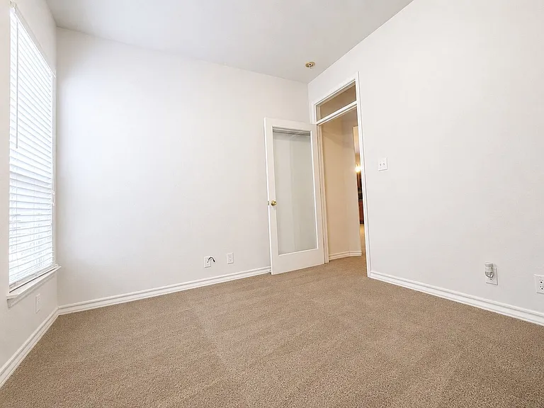 4970 Augusta Sq — Photo 18
