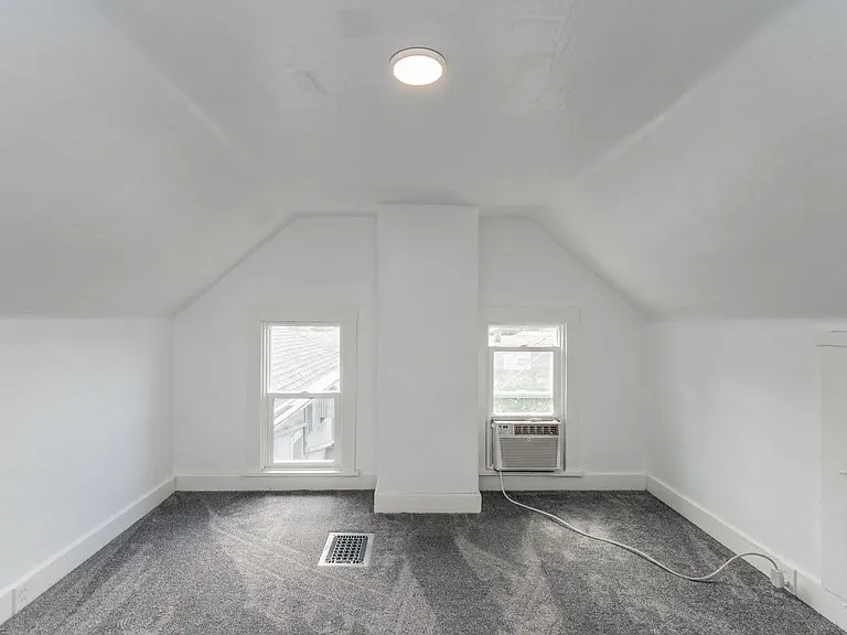 1341 F St — Photo 2