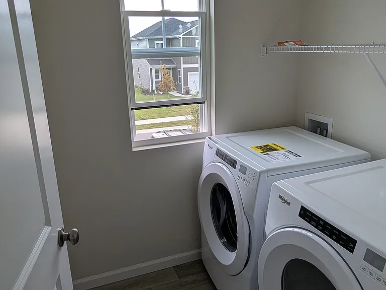 3858 Sterling Dr — Photo 23