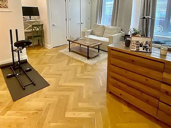 2nd image of 531 Vanderbilt Ave #1R