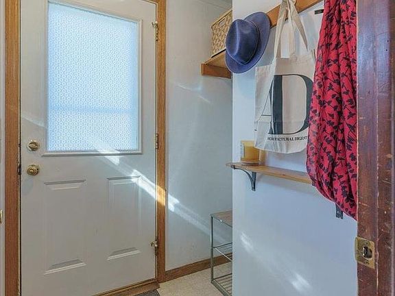 2nd image of 1621 Loftsgordon Avenue