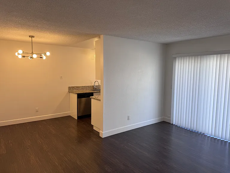 3735 32nd St #7 — Photo 6