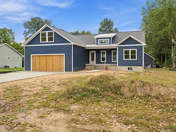 4th image of 1677 Park Dr
