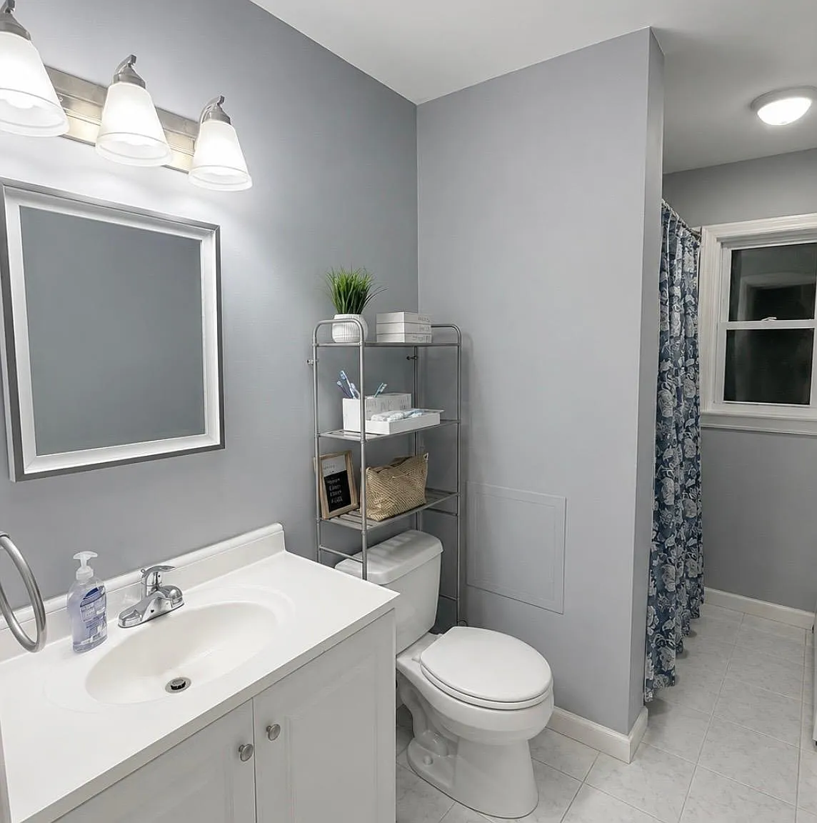 3 bed, 1323 sqft, $2,995 — Photo 3