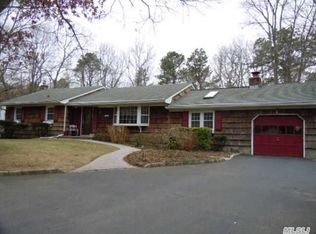 382 Hewlett Ave, East Patchogue, NY 11772