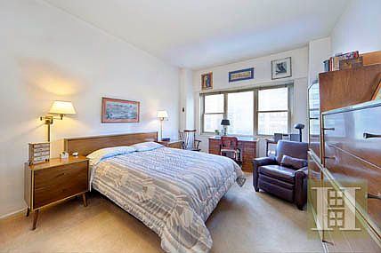 4th image of 201 E 79th St APT 10F