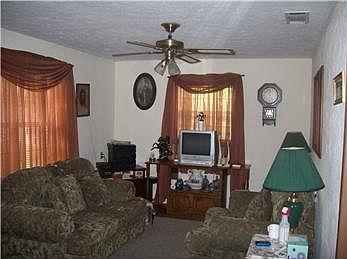5th image of 510 Main St
