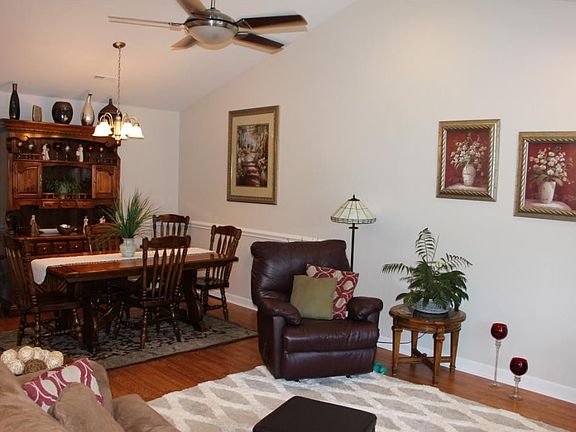 3rd image of 23 Sagewood Ct Unit 0