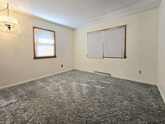 4th image of 1308 Macarthur Rd