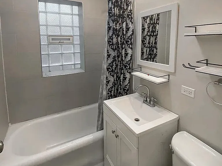 3018 N Karlov Ave #1F — Photo 10