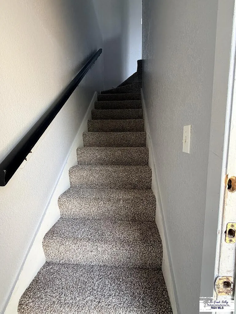 1 bed, 1.0 bath, $525 — Photo 2