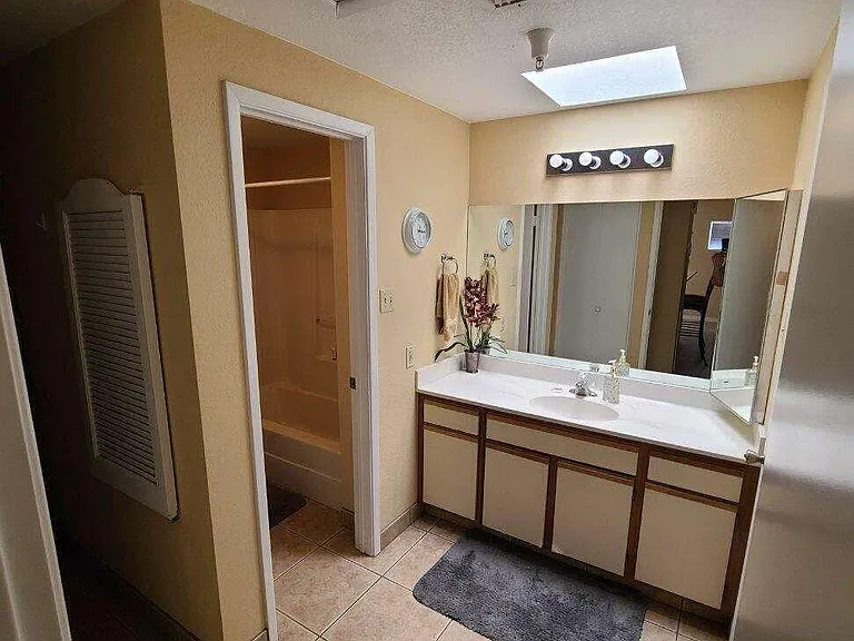 1650 Smoketree Ave S #275A — Photo 12
