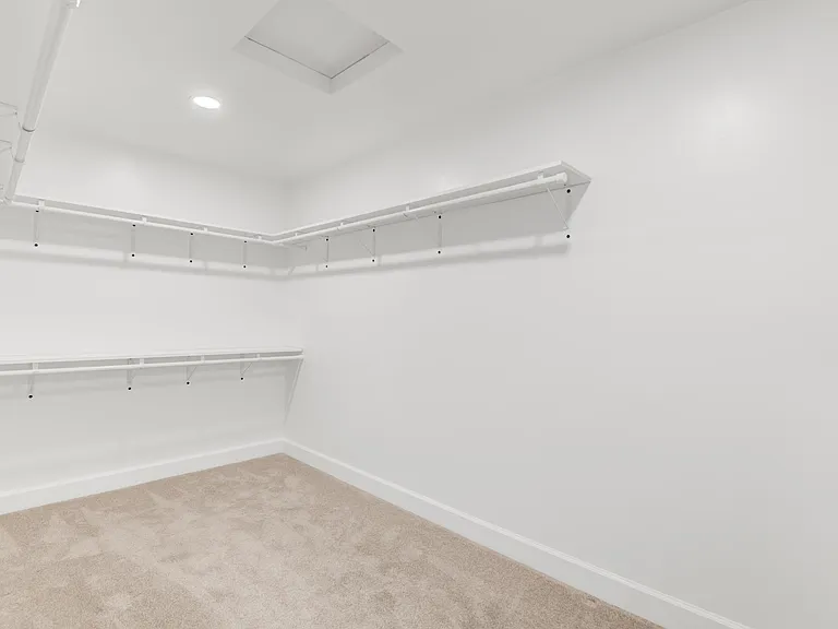 2904 Levante St — Photo 2