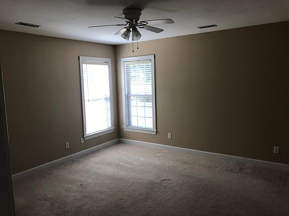 3rd image of 206 Spence St