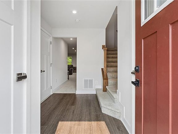2nd image of 125 Fishermans Way