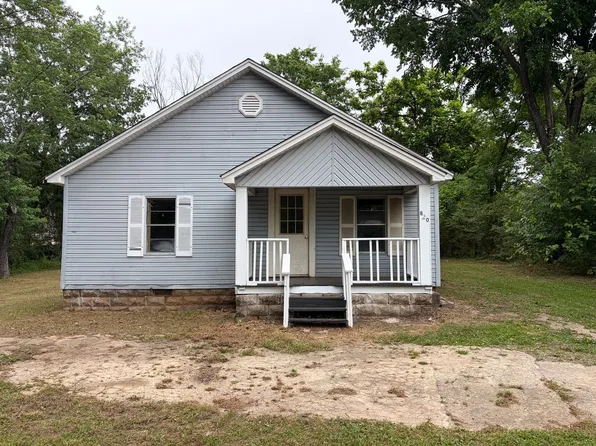 820 N 27th St, Van Buren, AR 72956