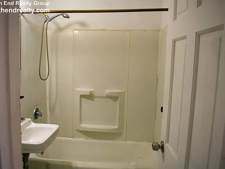 762 Huntington Ave #5 — Photo 4