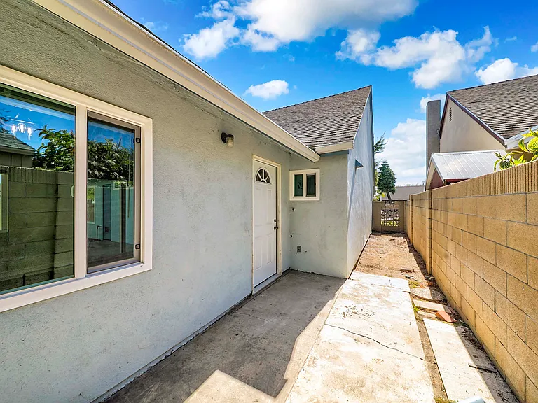 1760 N Rutherford St — Photo 17