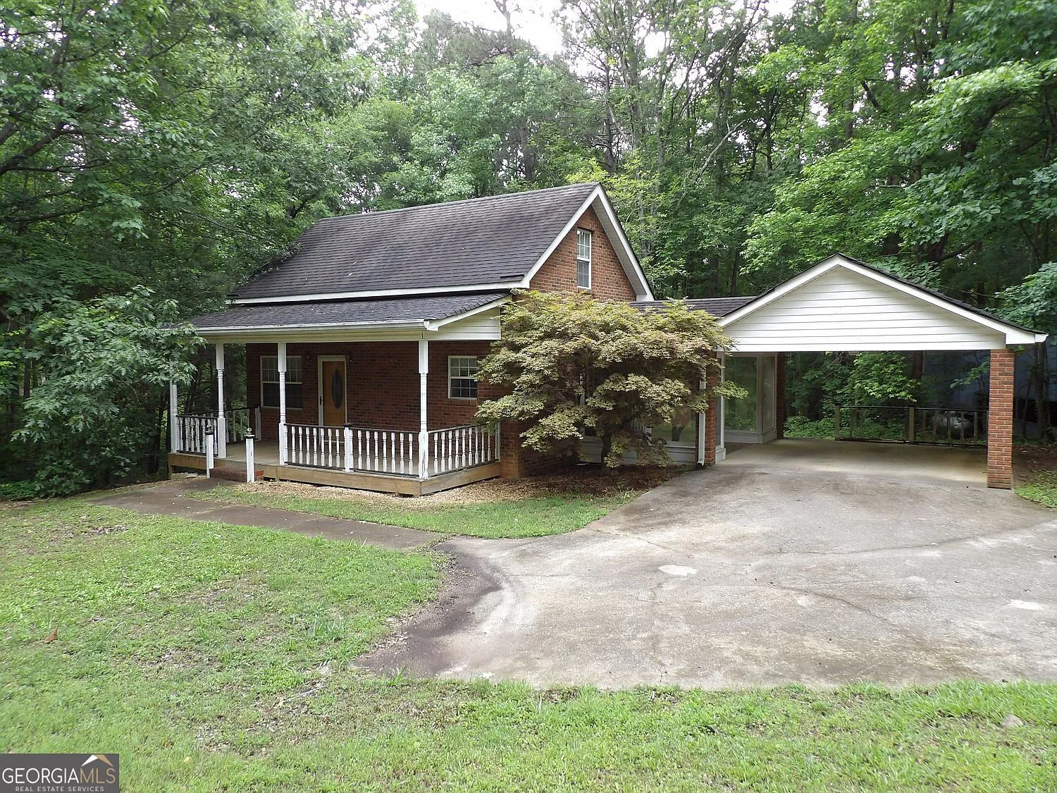 676 Graham Rd photo 1