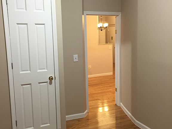3rd image of 117 Jefferson Ave APT 6