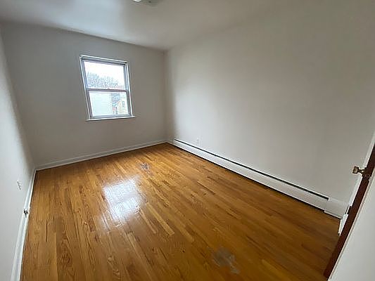 4th image of 20-56 27th St #1