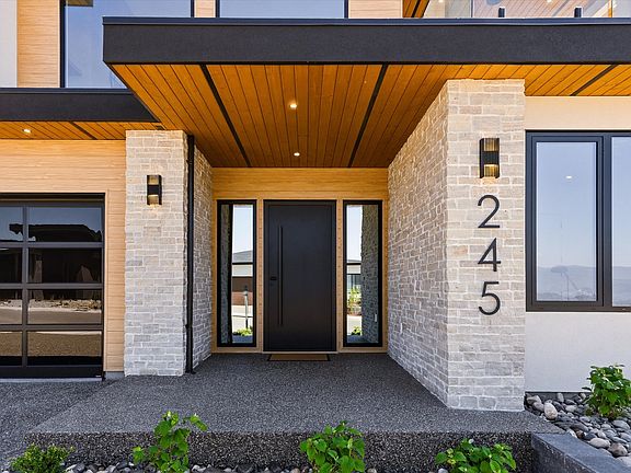 3rd image of 245 Turnberry St