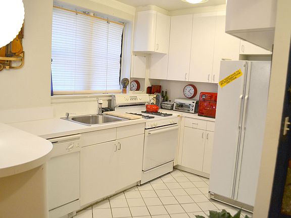 5th image of 155 W 81st St APT 2K